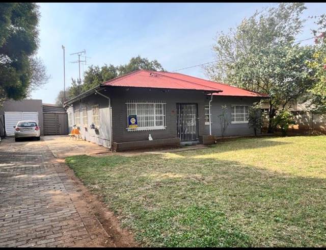 3 BEDROOM HOUSE FOR SALE IN THREE RIVERS